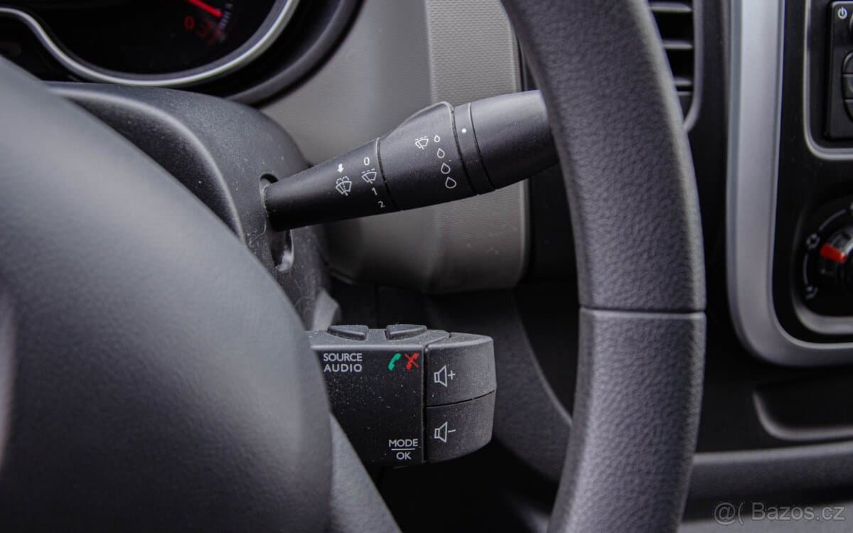 2019 Renault TRAFIC - 19
