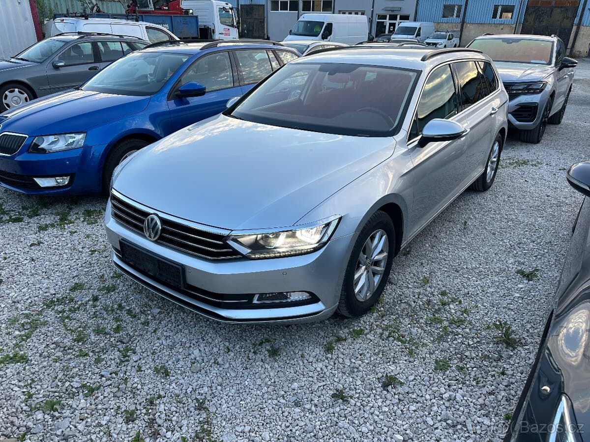 2017 Volkswagen PASSAT - 19