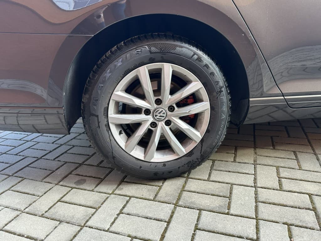 2015 Volkswagen PASSAT - 19