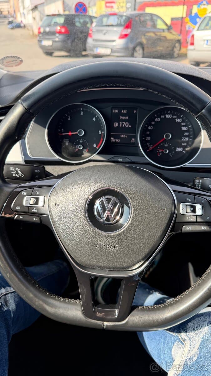 2015 Volkswagen PASSAT - 19