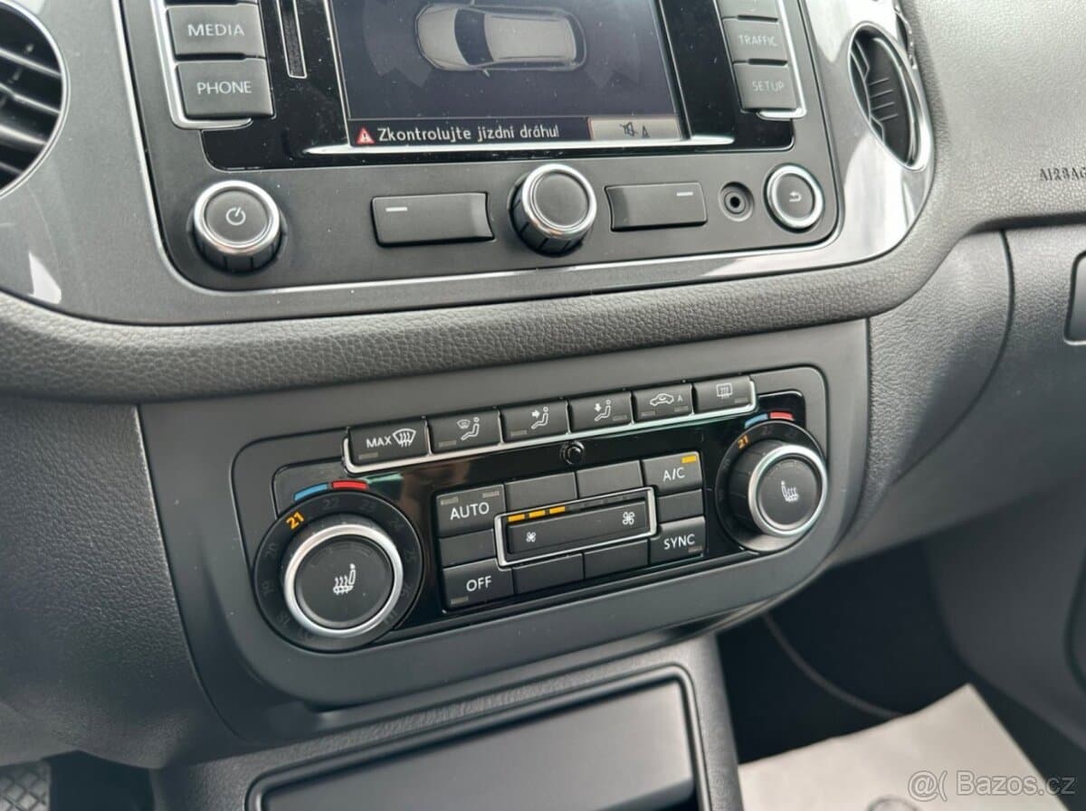 2015 Volkswagen TIGUAN - 19