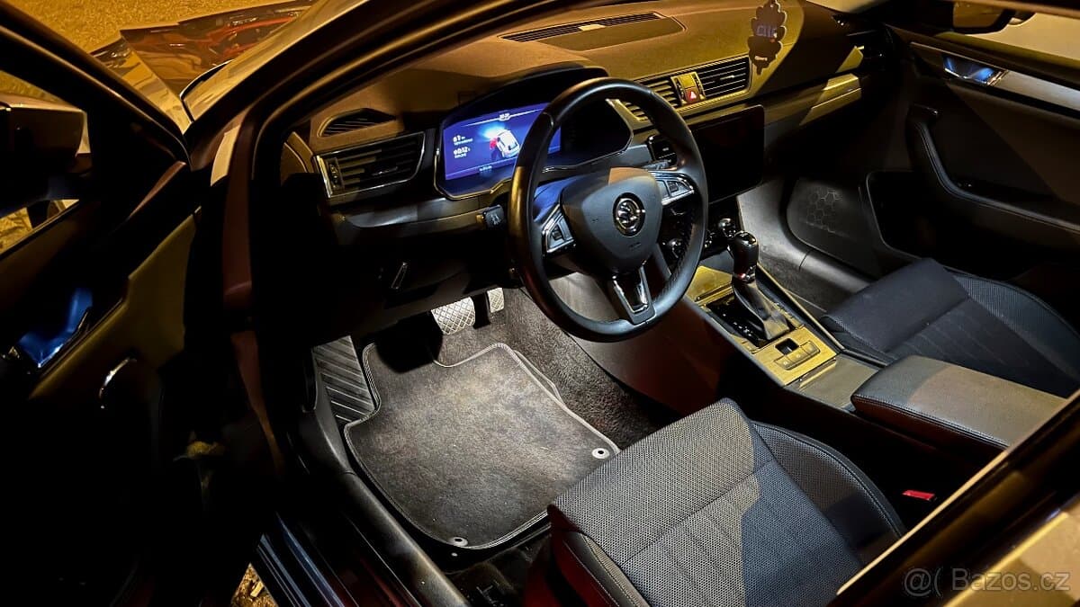 2020 Škoda SUPERB - 19
