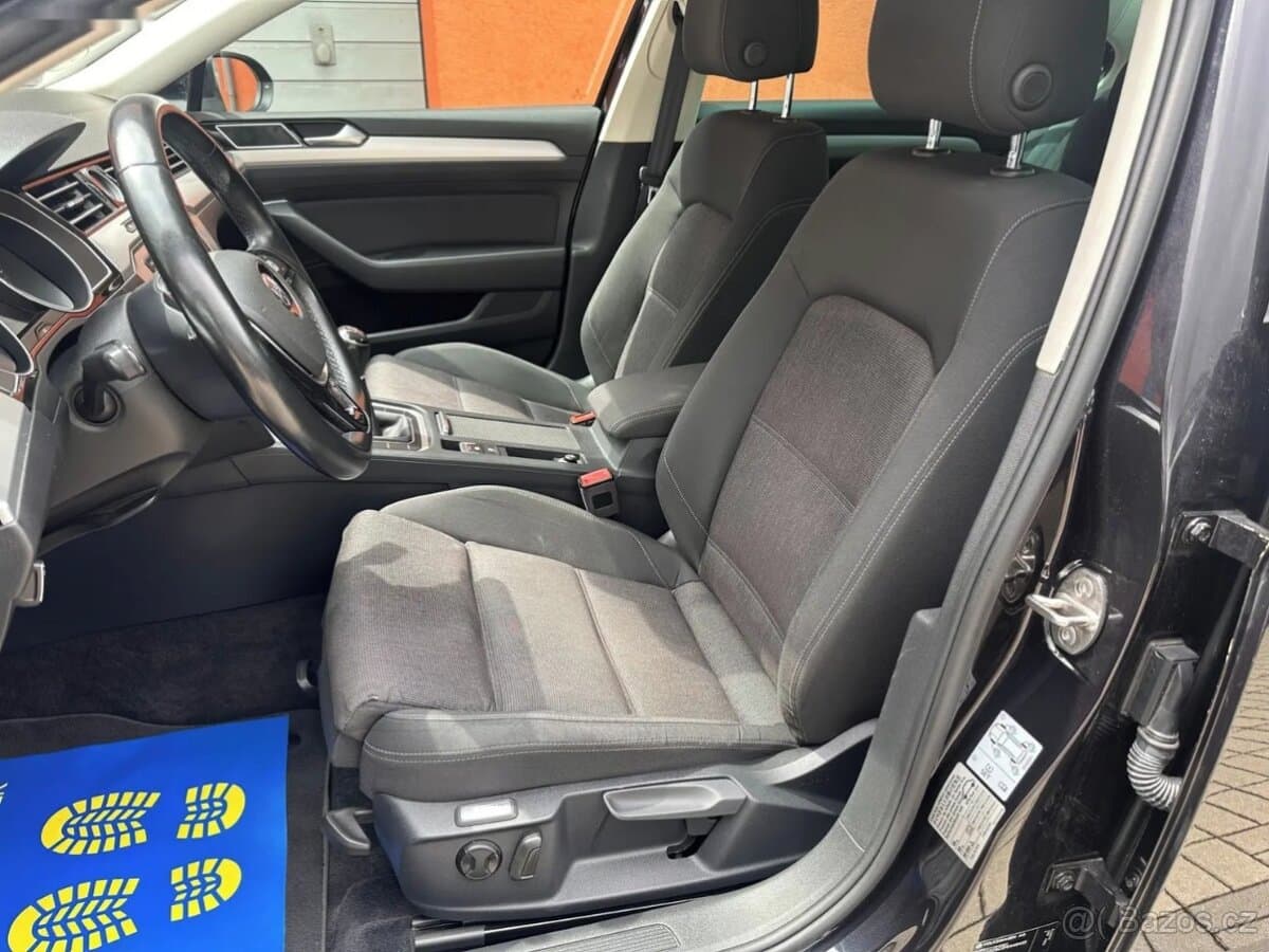 2015 Volkswagen PASSAT - 19