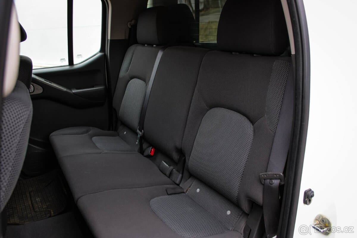 2009 Nissan NAVARA - 19