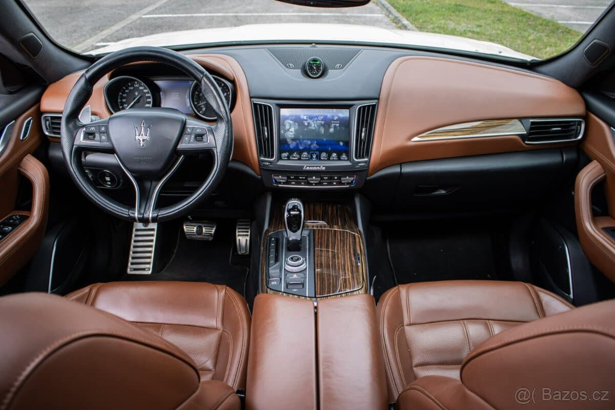 2016 Maserati LEVANTE - 19