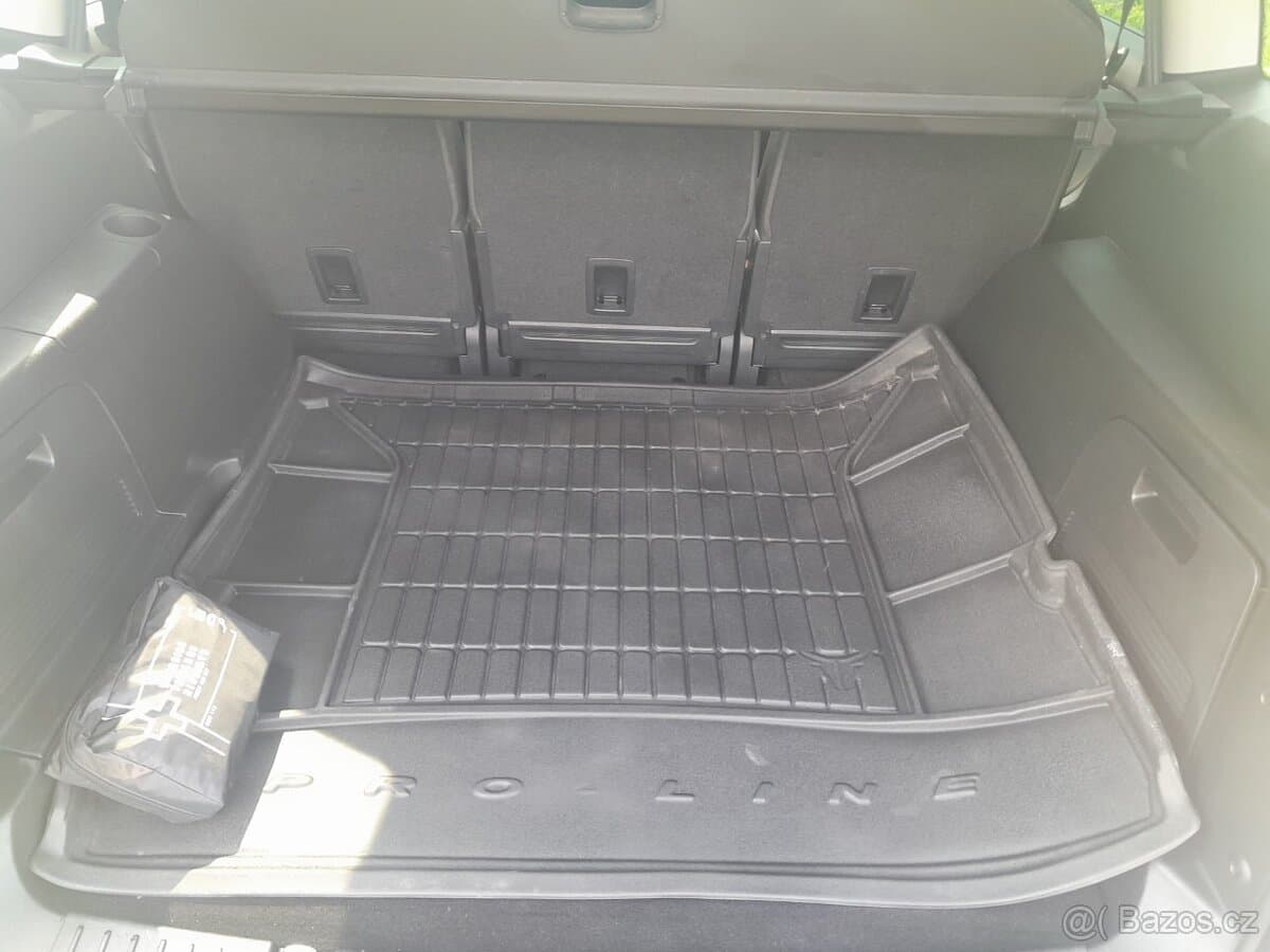 2011 Ford S-MAX - 19