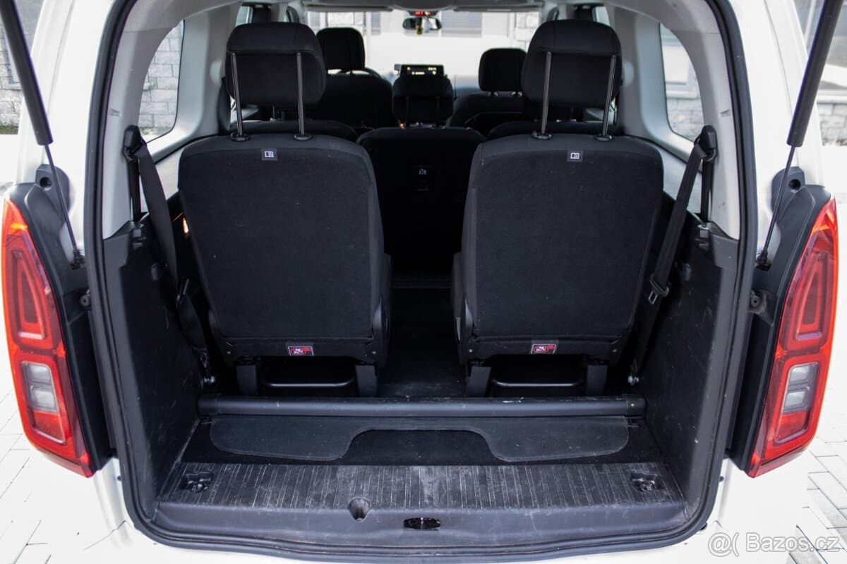 2019 Opel COMBO - 19