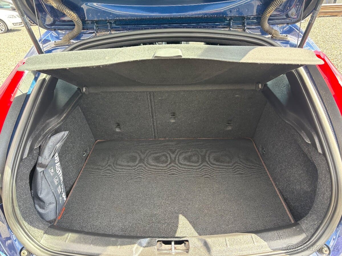 2016 Volvo V40 - 19
