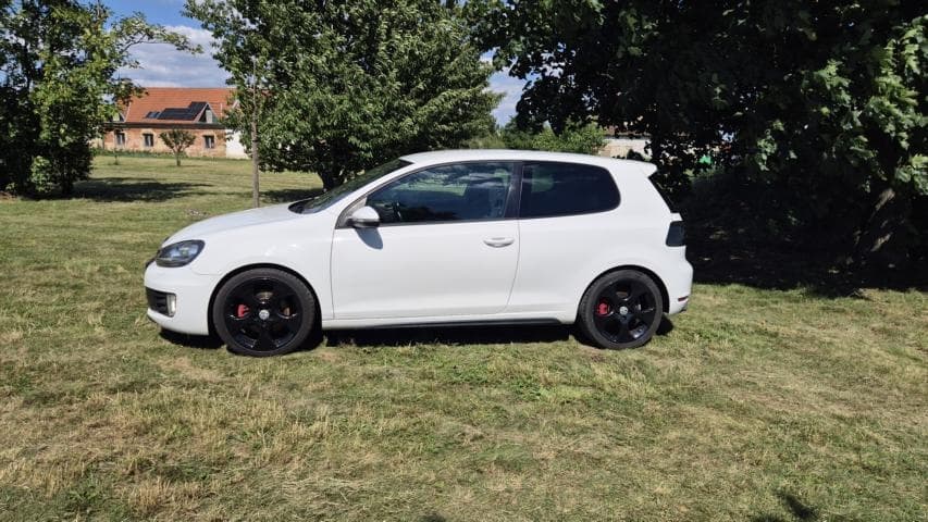 2010 Volkswagen GOLF - 2