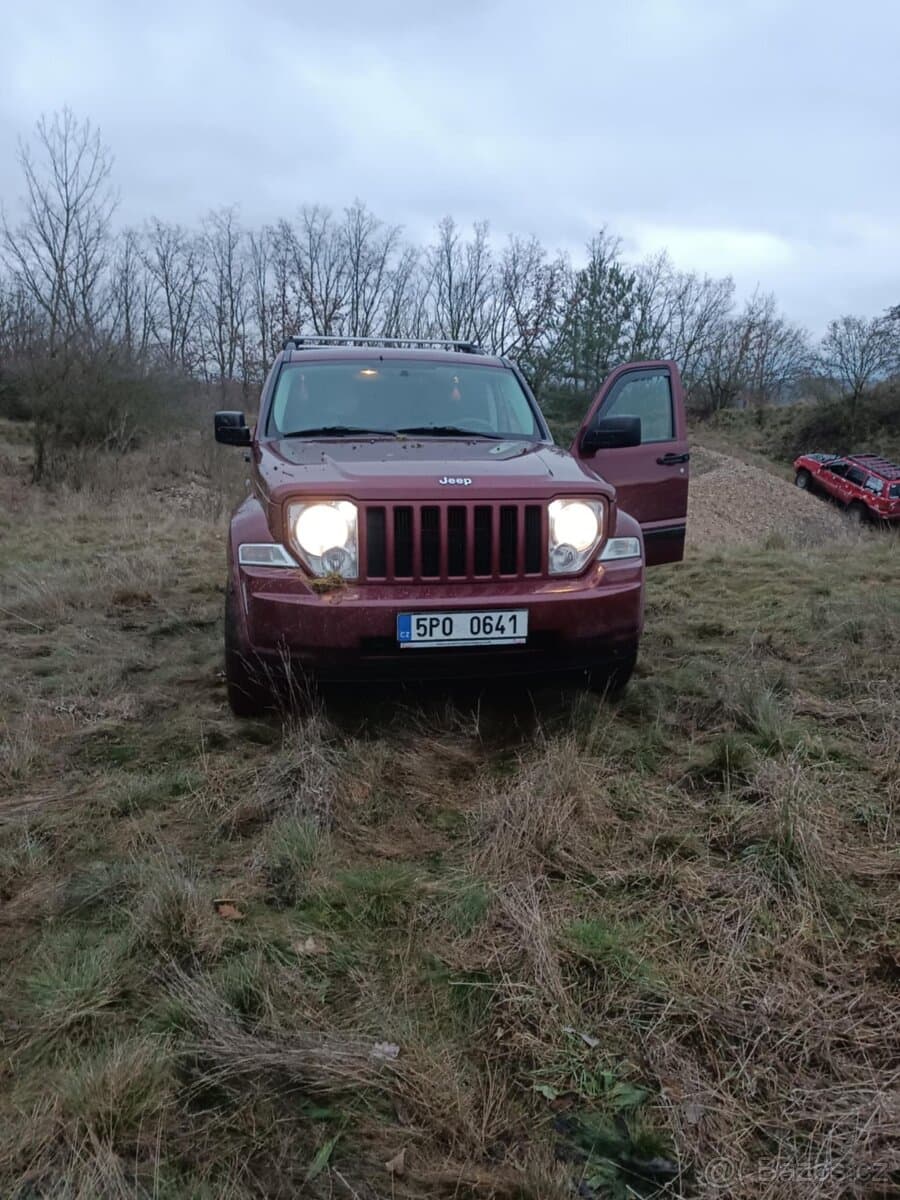 2008 Jeep CHEROKEE - 2