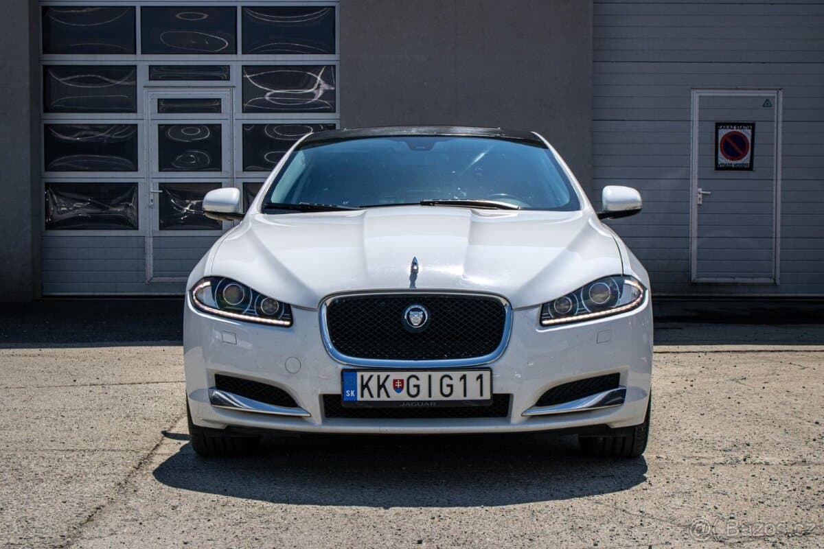 2011 Jaguar XF - 2