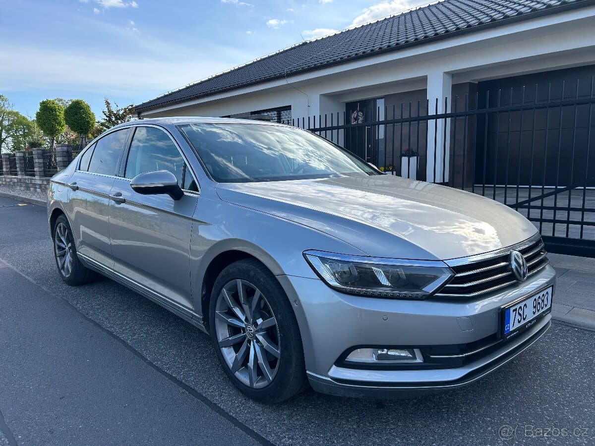 2017 Volkswagen PASSAT - 2