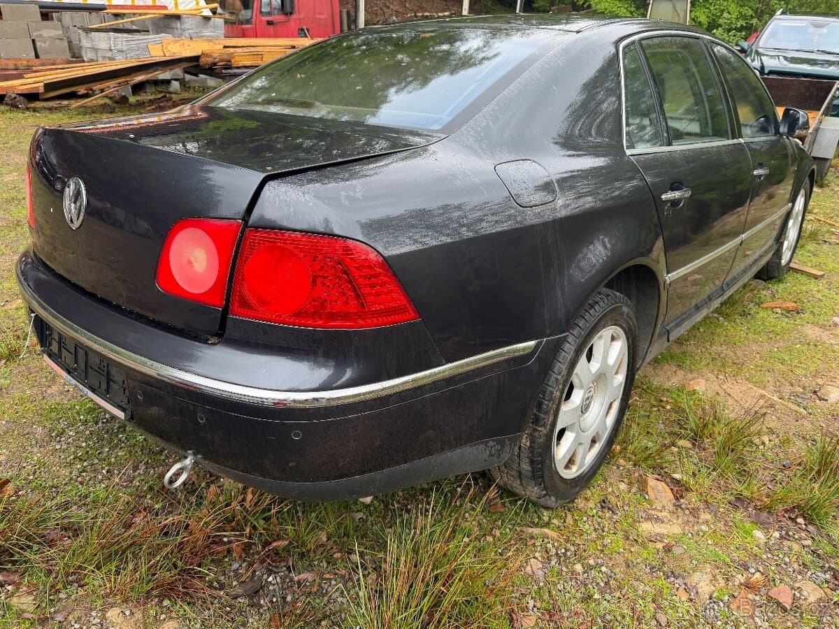 2004 Volkswagen PHAETON - 2