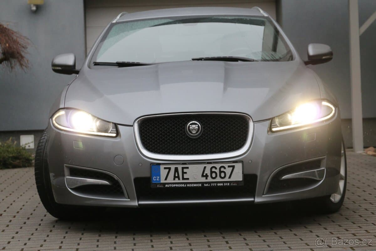 2012 Jaguar XF - 2