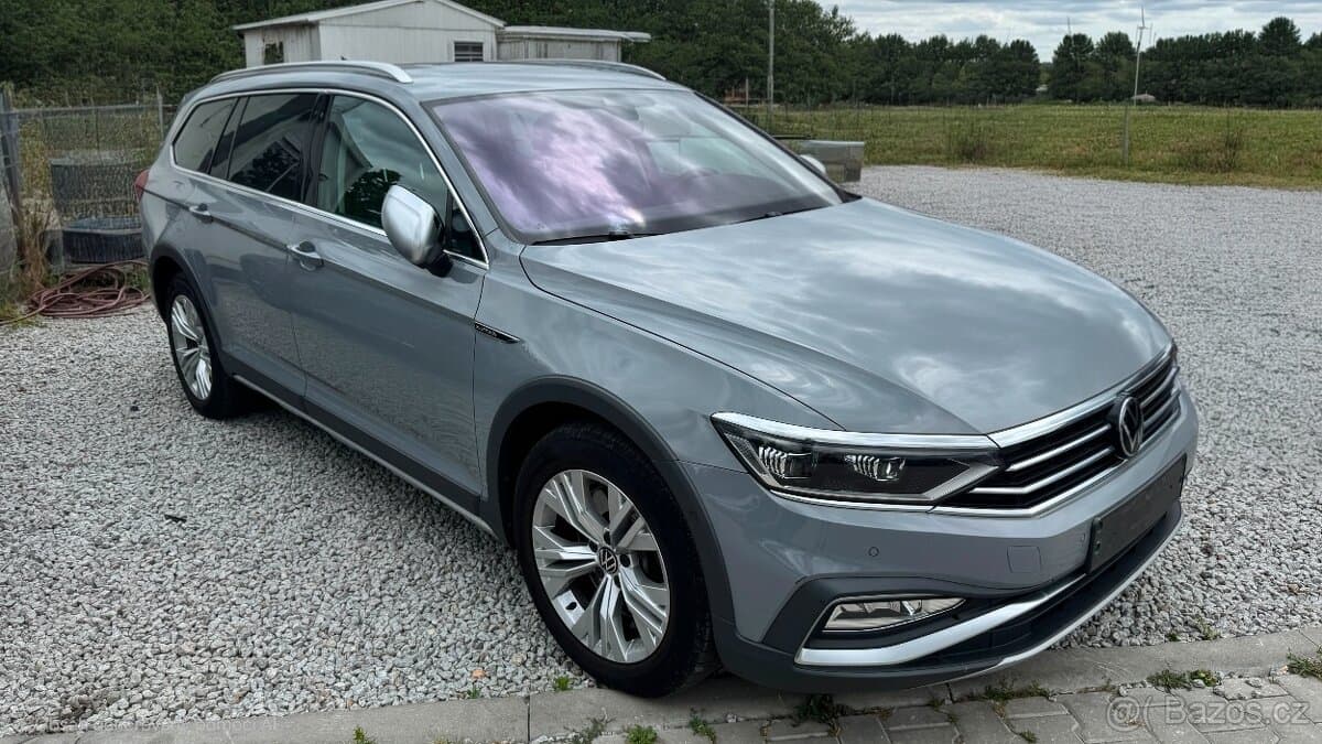 2023 Volkswagen PASSAT - 2