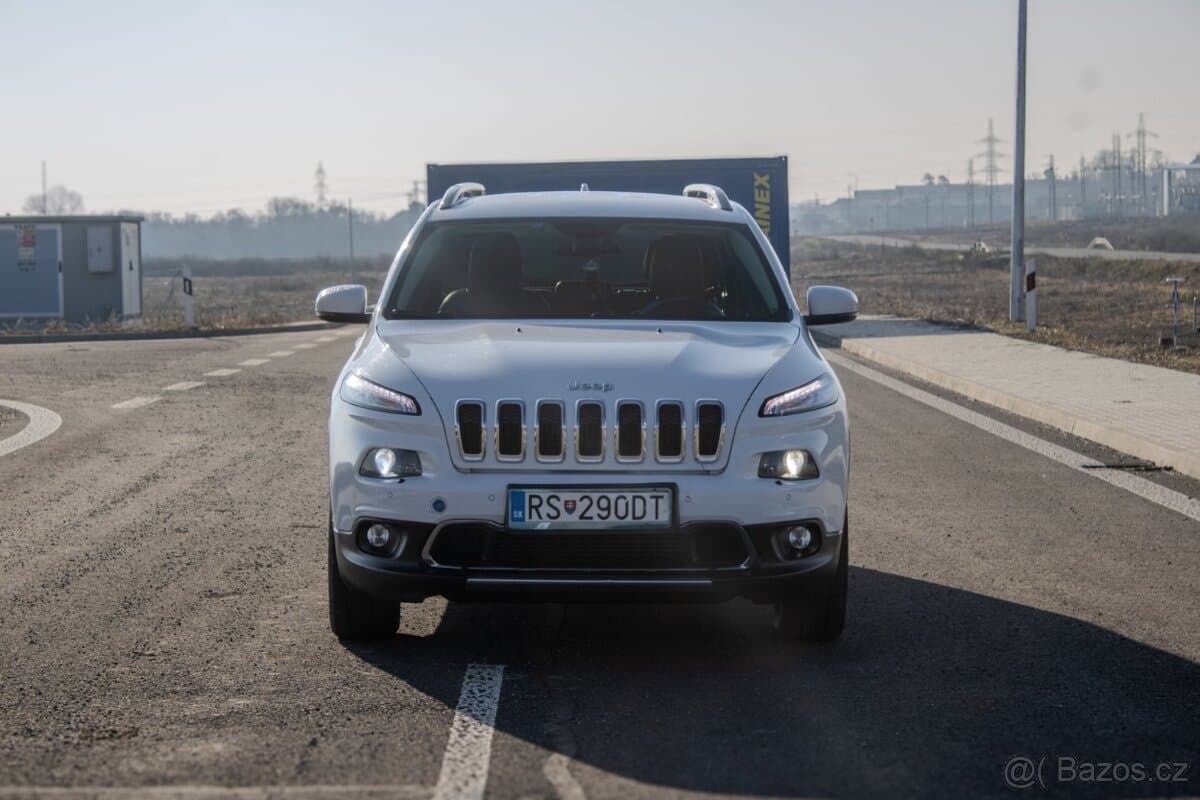 2017 Jeep CHEROKEE - 2