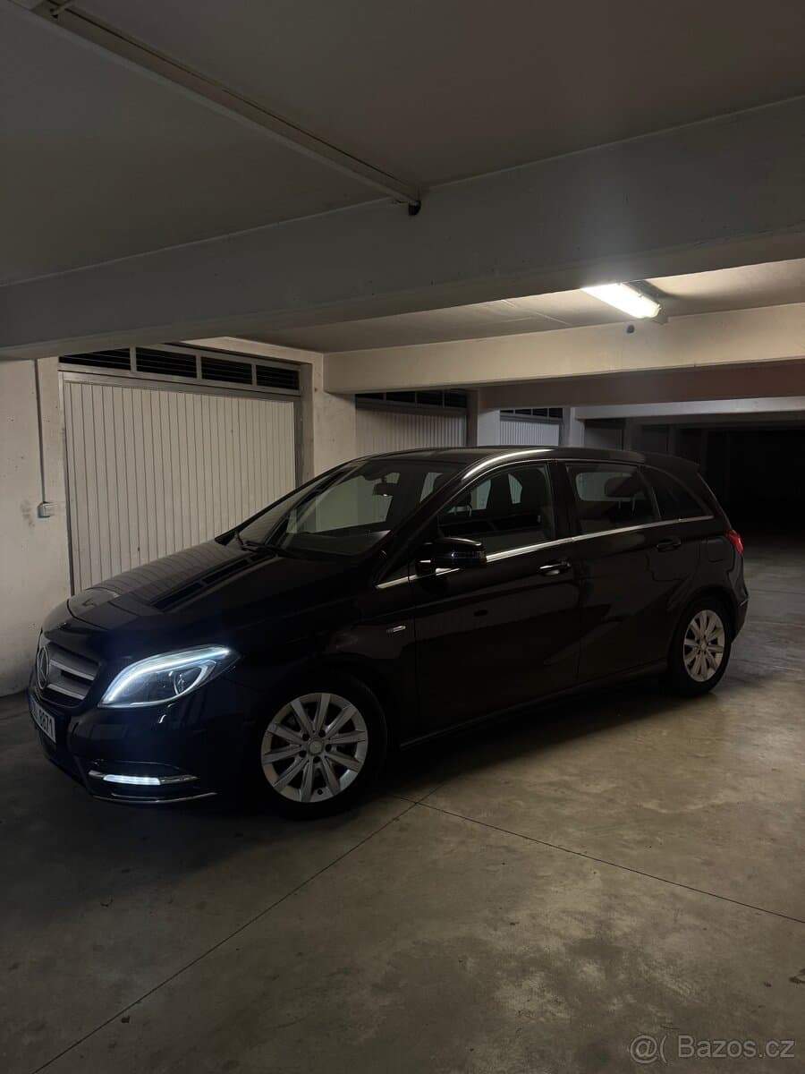 2012 Mercedes-Benz B-CLASS - 2