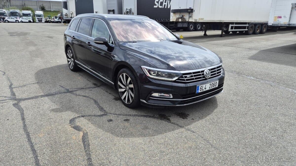 2018 Volkswagen PASSAT - 2