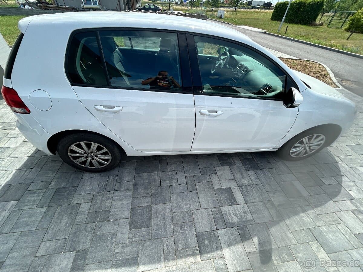 2012 Volkswagen GOLF - 2