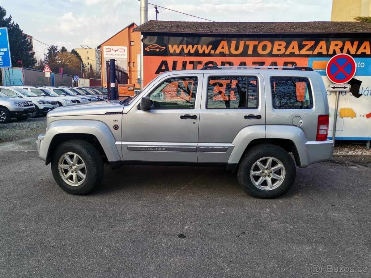 2009 Jeep CHEROKEE - 2