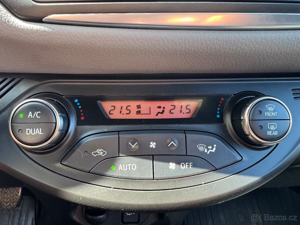2016 Toyota YARIS - 2