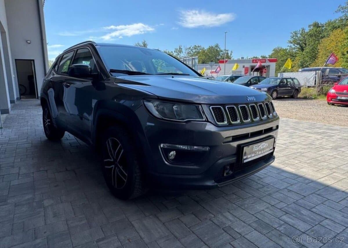 2018 Jeep COMPASS - 2