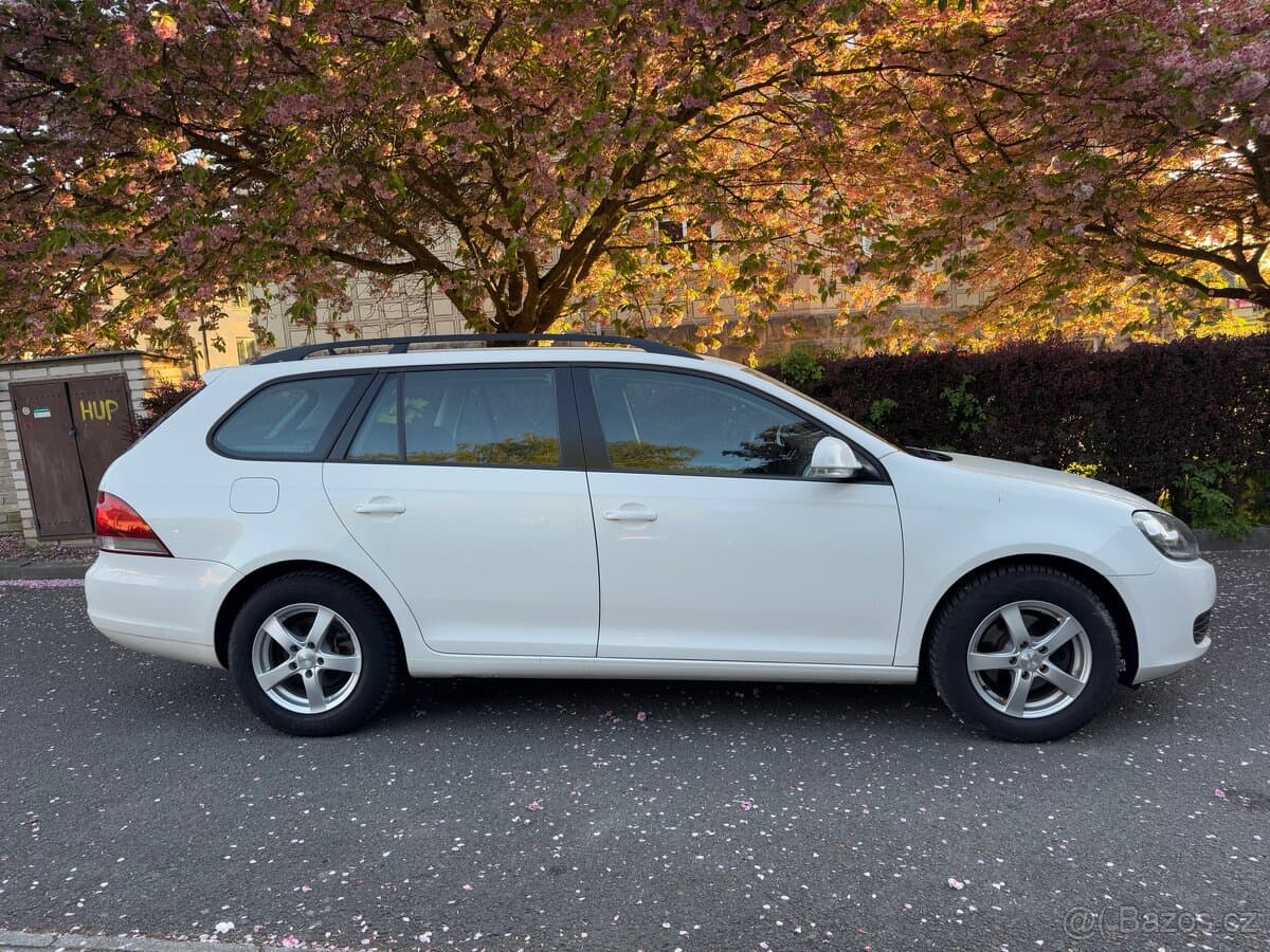 2010 Volkswagen GOLF - 2