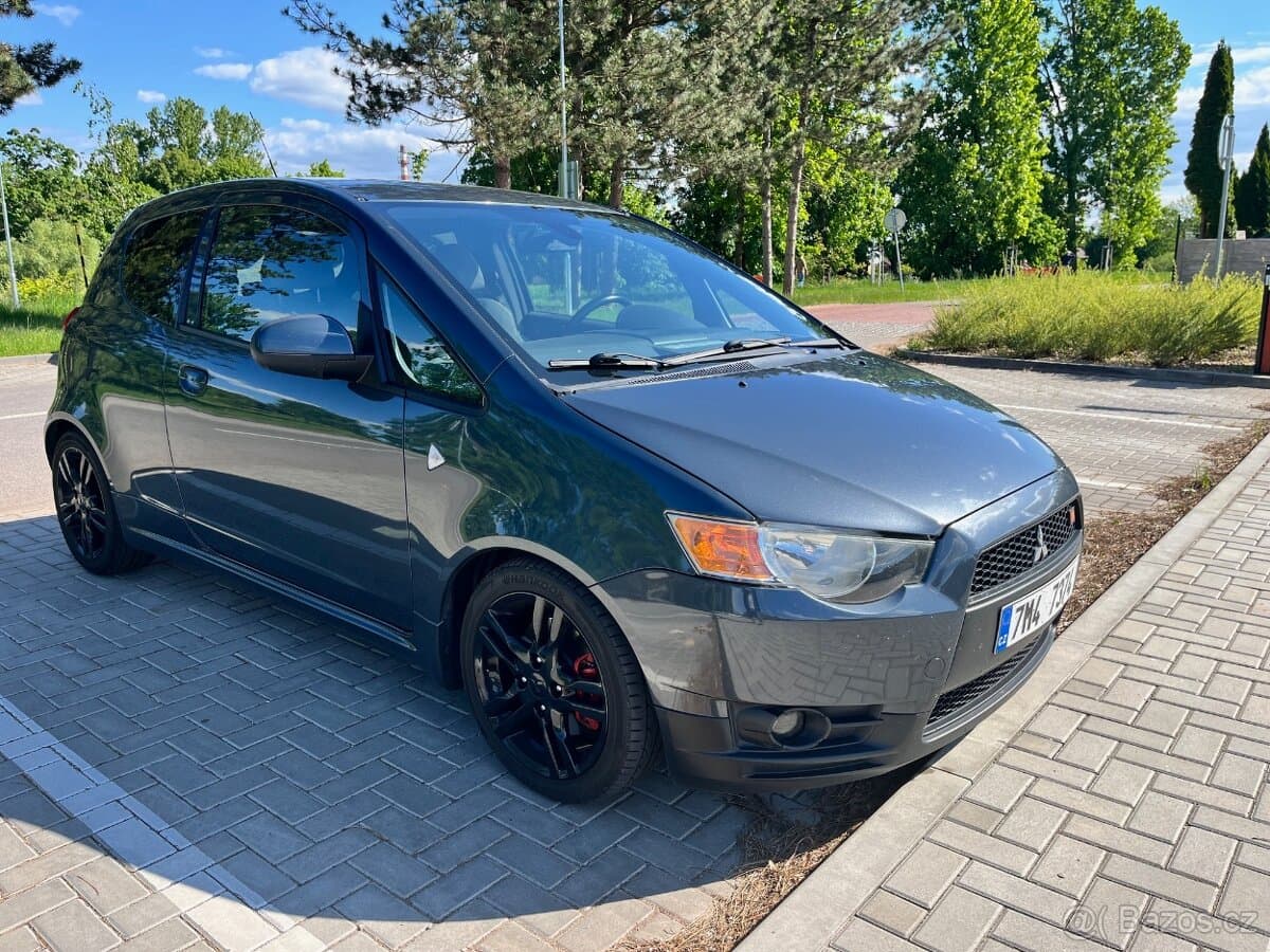 2012 Mitsubishi COLT - 2