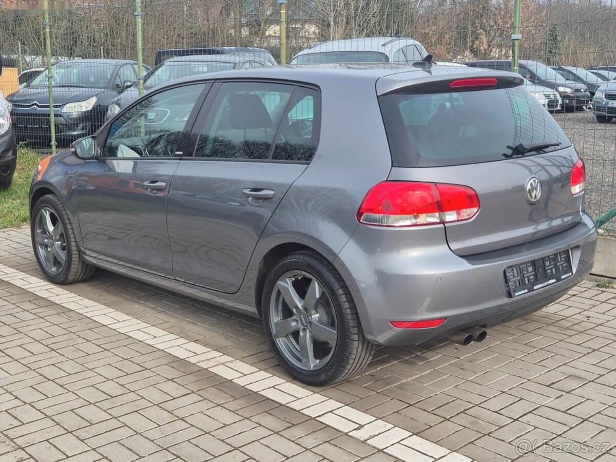 2011 Volkswagen GOLF - 2