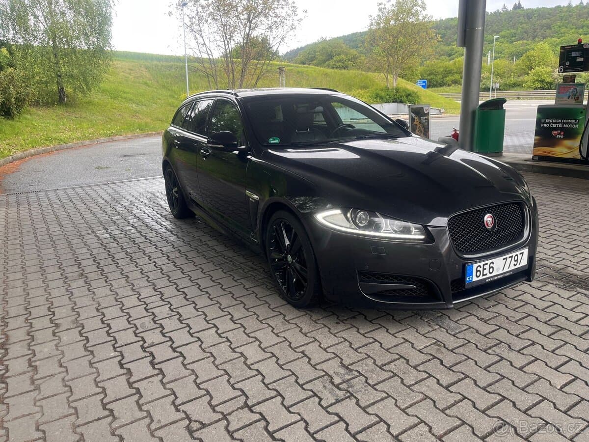 2015 Jaguar XF - 2