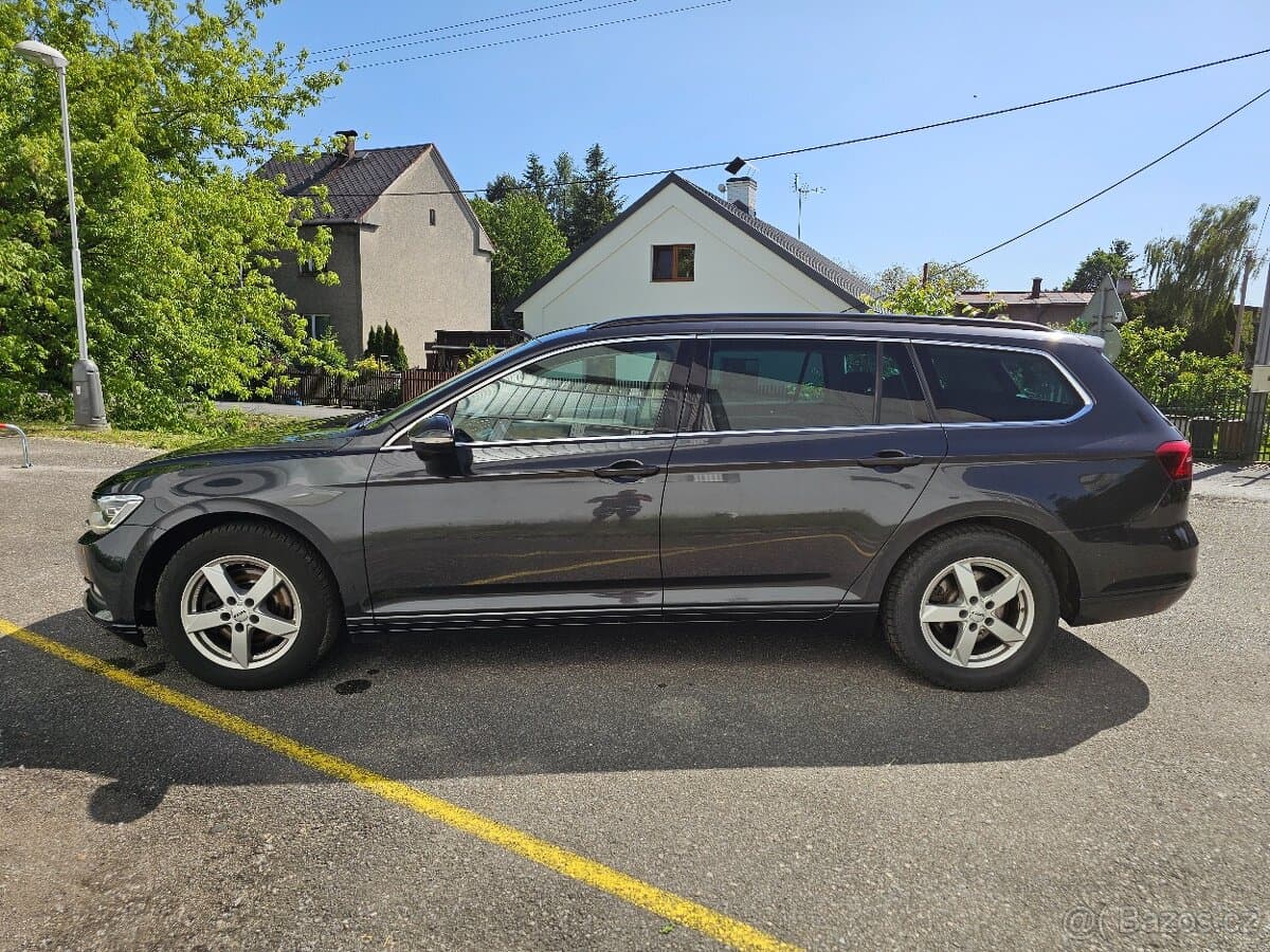 2018 Volkswagen PASSAT - 2