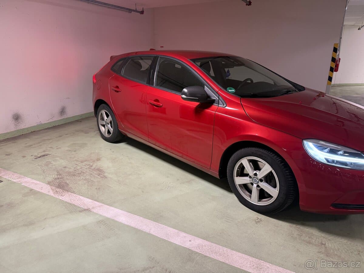2019 Volvo V40 - 2