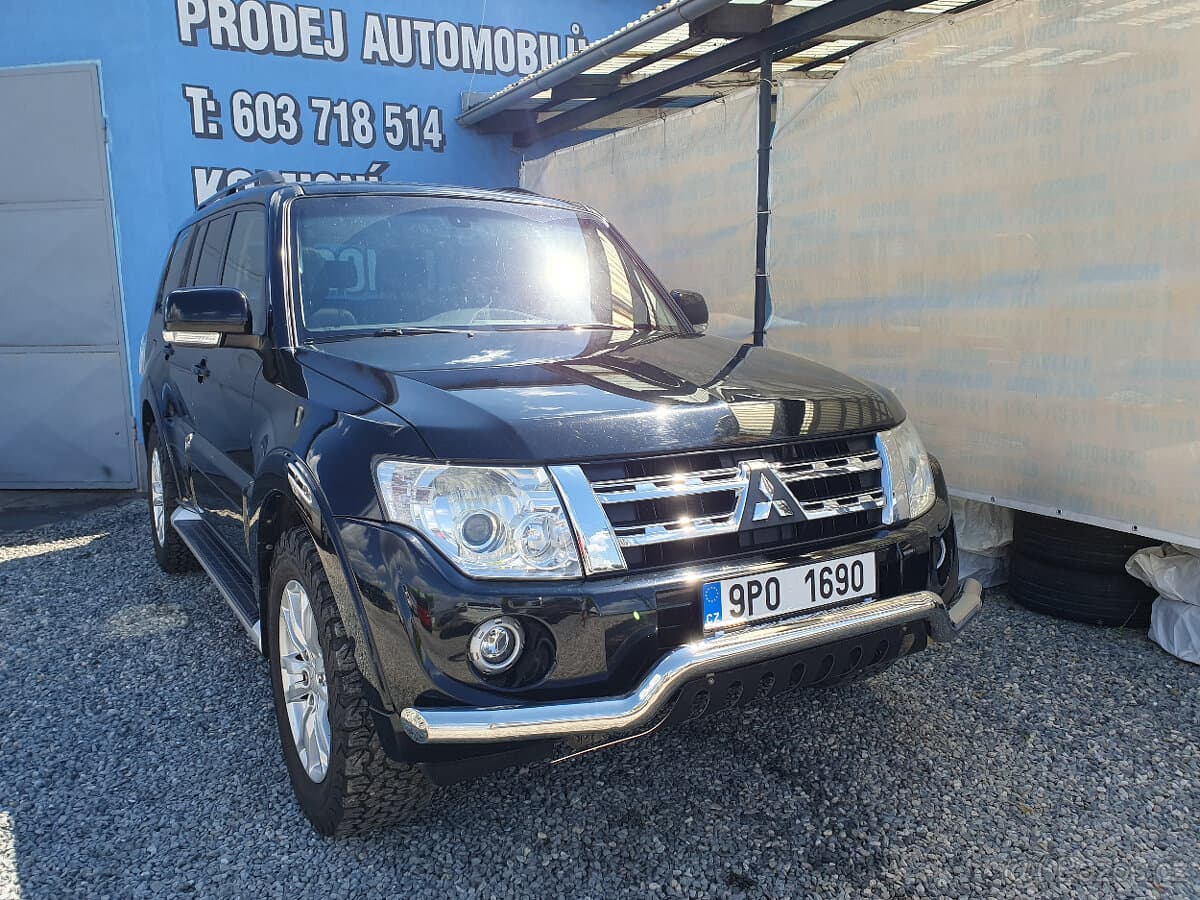 2013 Mitsubishi PAJERO - 2
