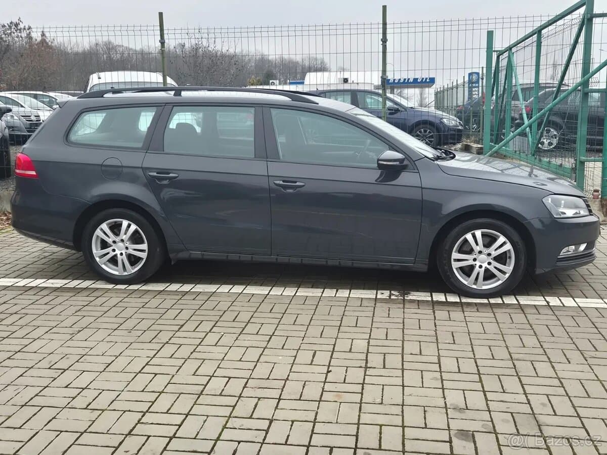 2012 Volkswagen PASSAT - 2