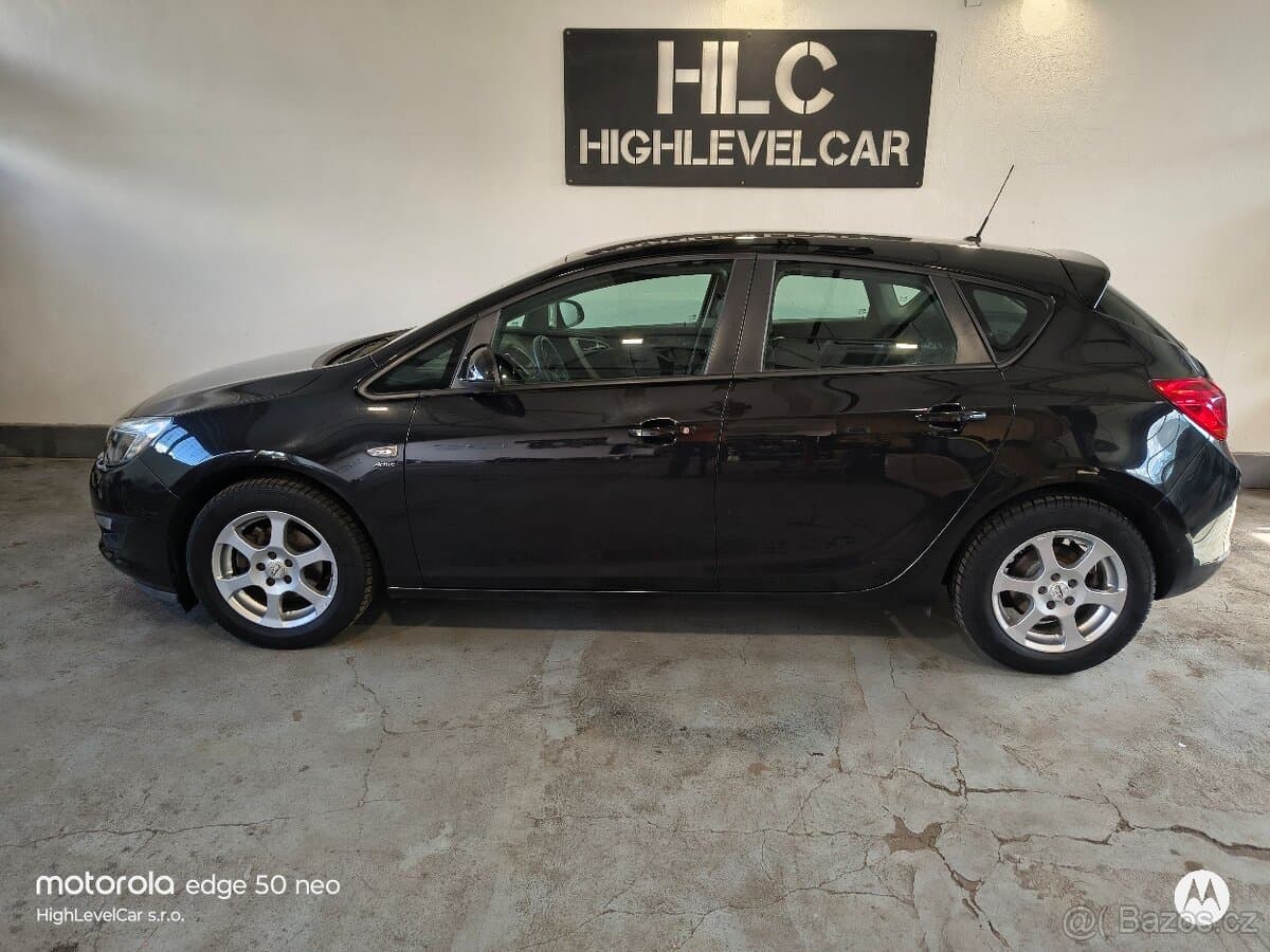 2013 Opel ASTRA - 2
