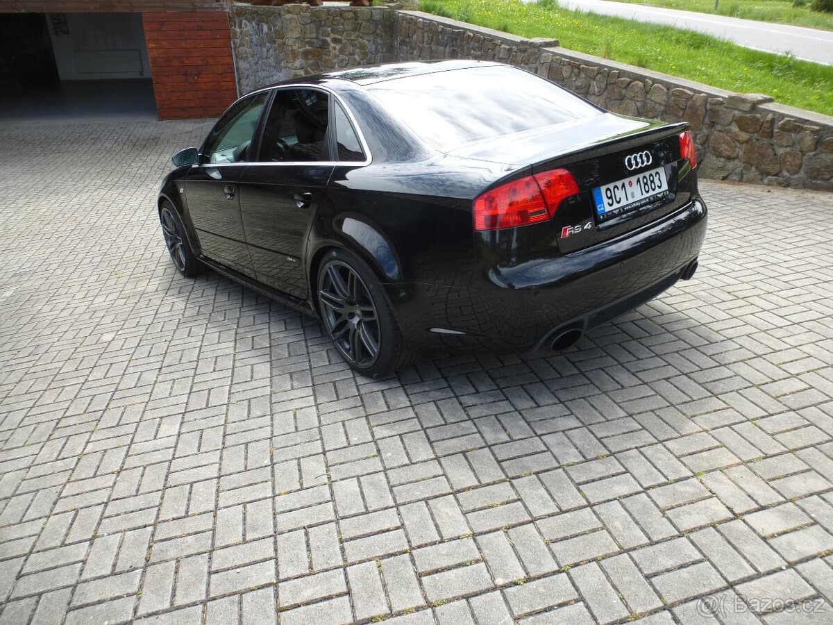 Audi RS4 - 2