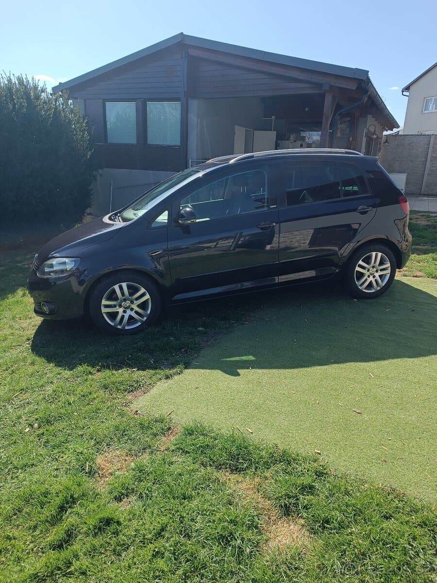 2011 Volkswagen GOLF - 2