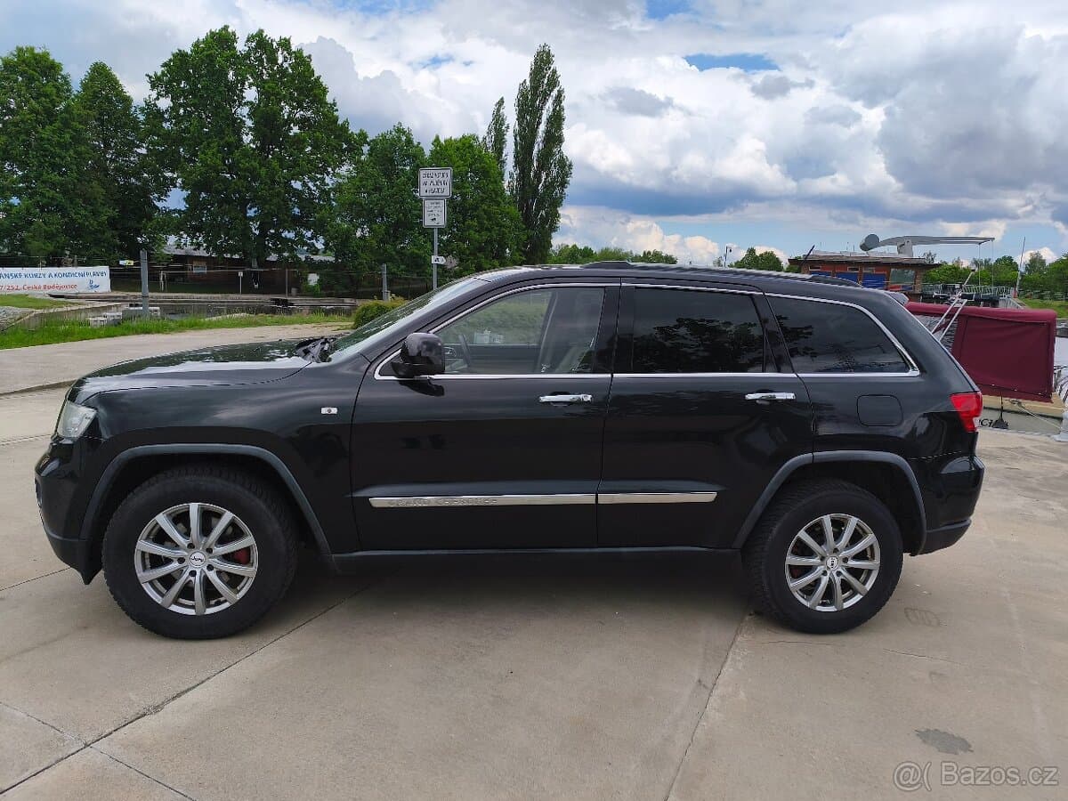 2012 Jeep CHEROKEE - 2