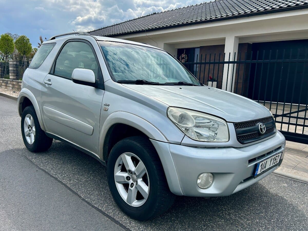 2004 Toyota RAV4 - 2