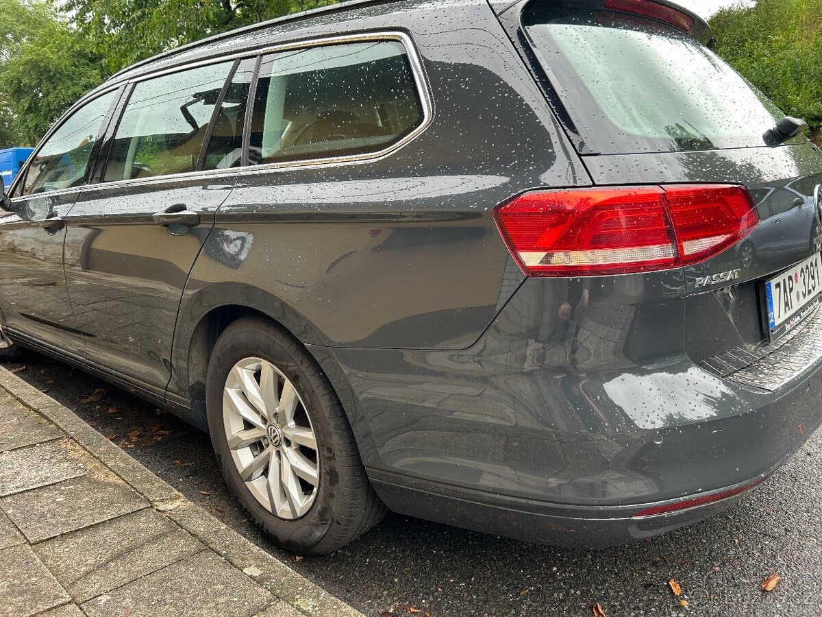 2015 Volkswagen PASSAT - 2