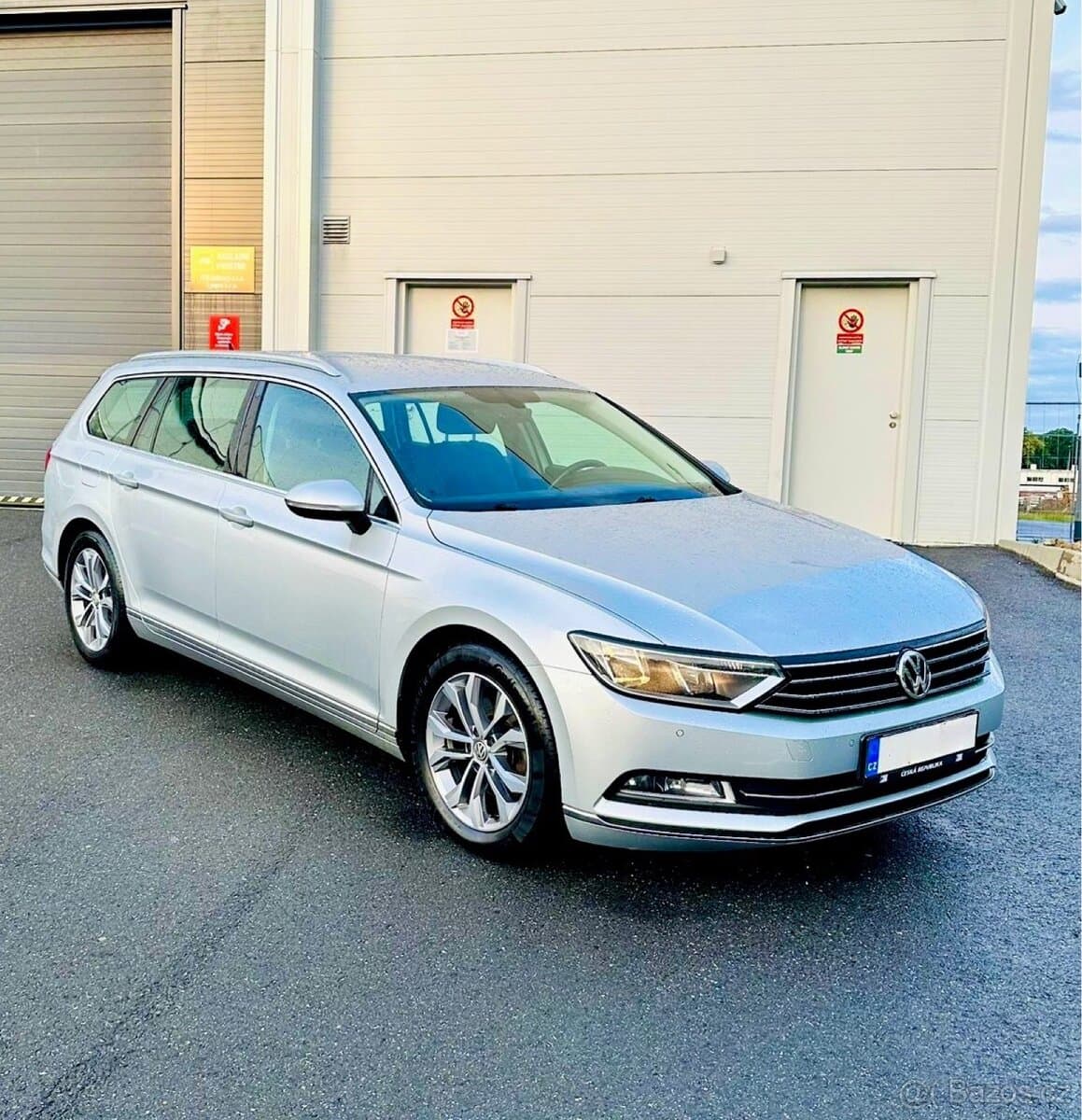 2016 Volkswagen PASSAT - 2