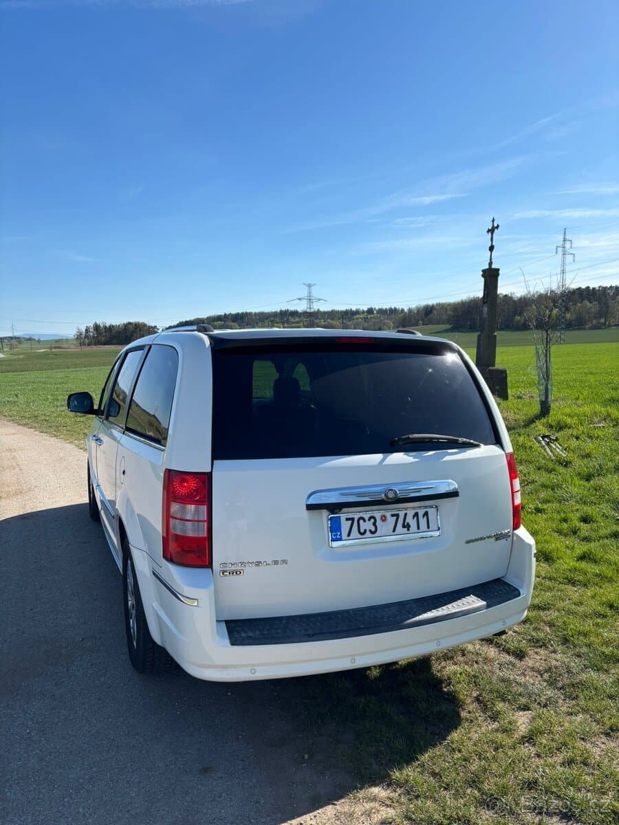 2009 Chrysler VOYAGER - 2