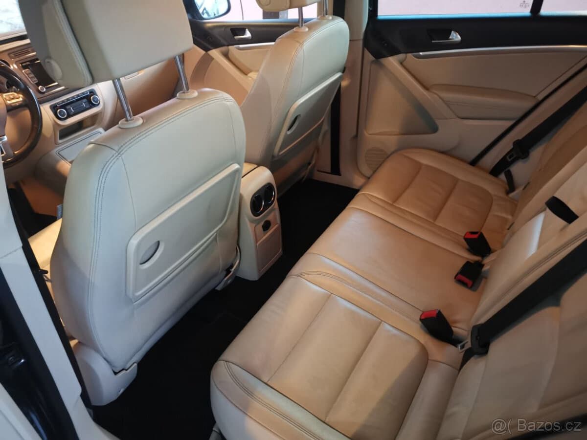 2011 Volkswagen TIGUAN - 2