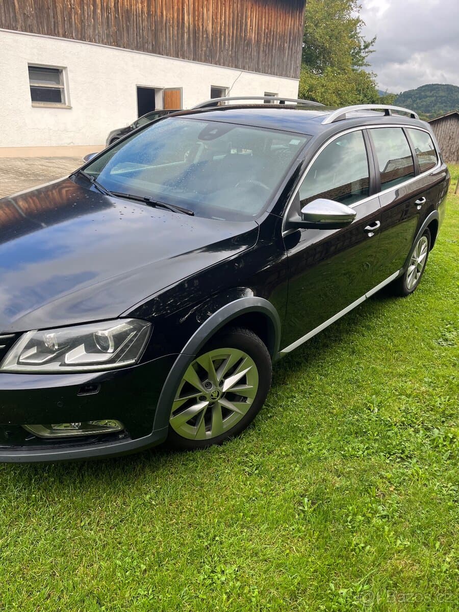 2013 Volkswagen PASSAT - 2