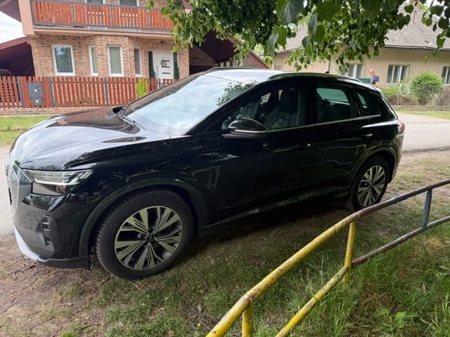 2022 Audi Q4 - 2