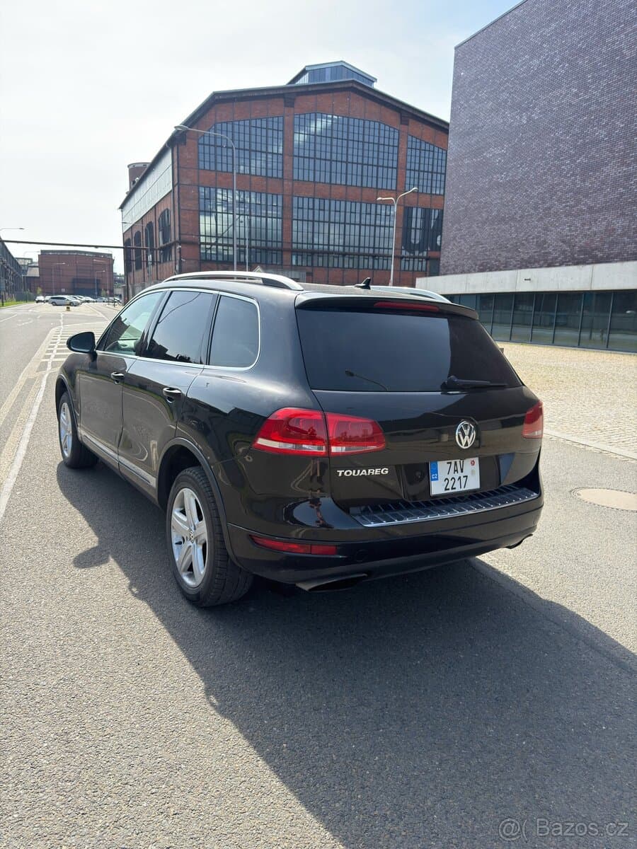 2010 Volkswagen TOUAREG - 2
