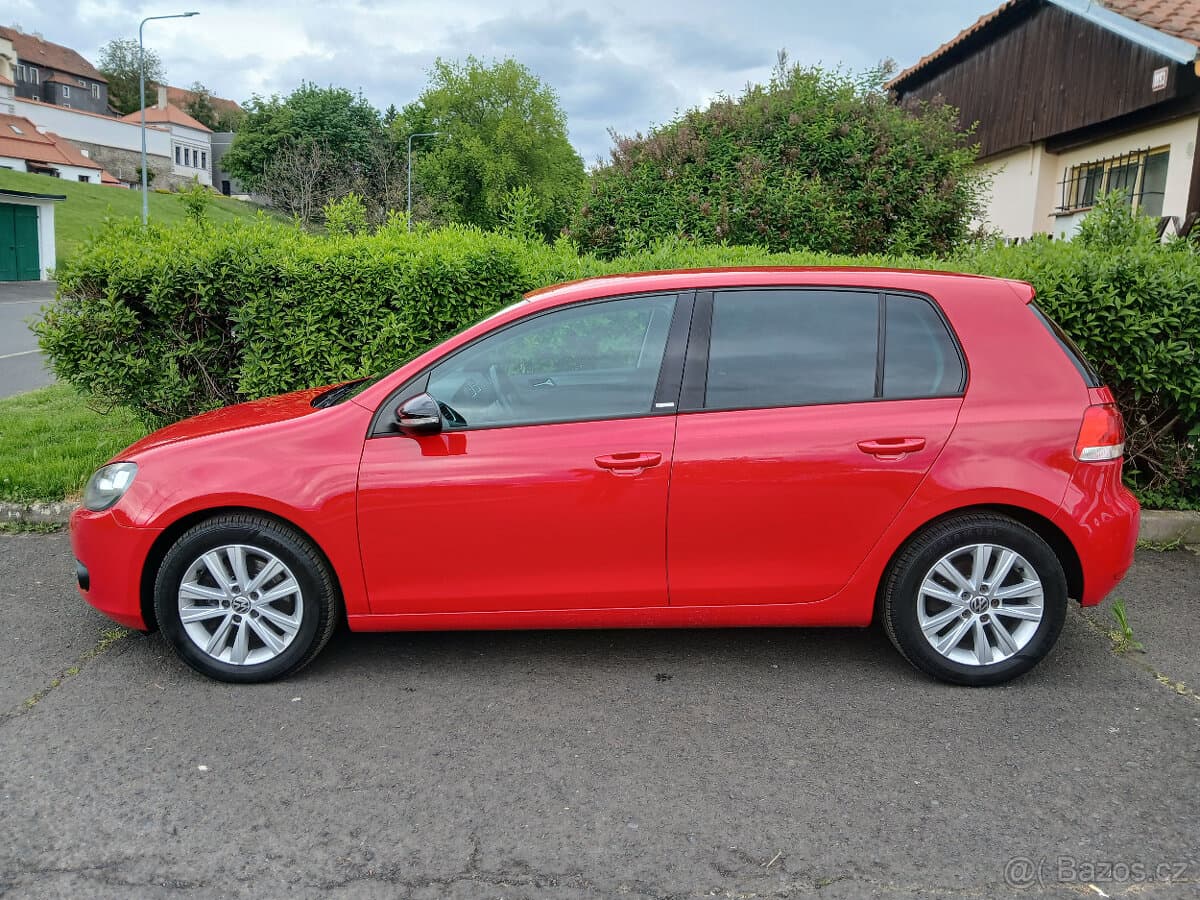 2011 Volkswagen GOLF - 2