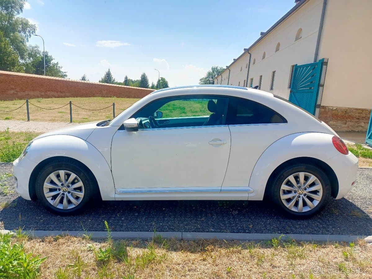 2013 Volkswagen BEETLE - 2