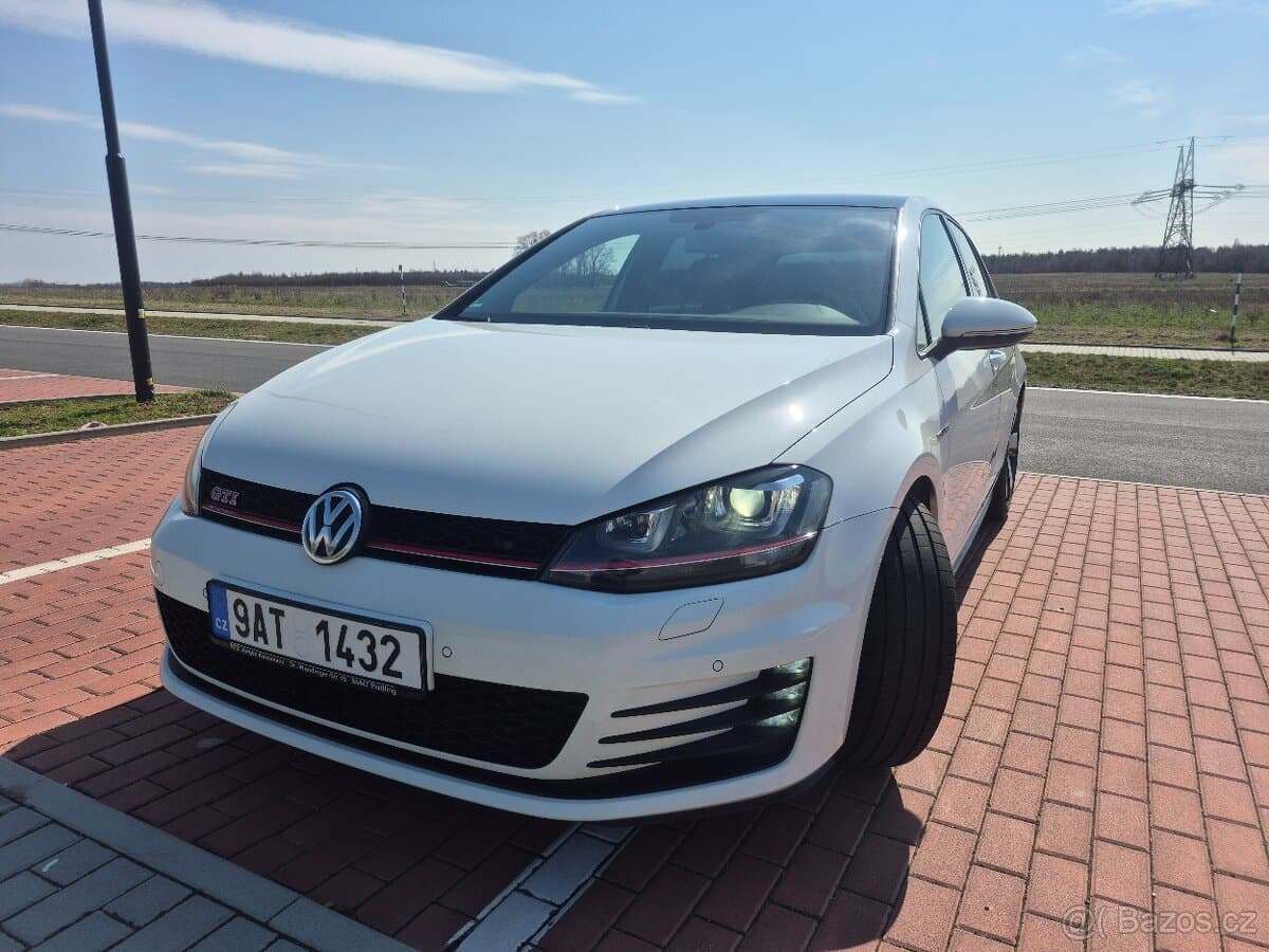 Volkswagen GOLF - 2