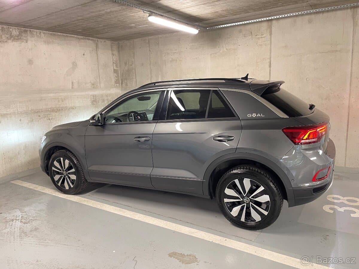 2025 Volkswagen T-ROC - 2